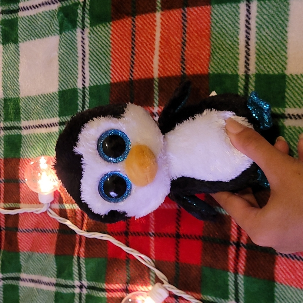 Stuffed penguin, brand new condition ! 💙